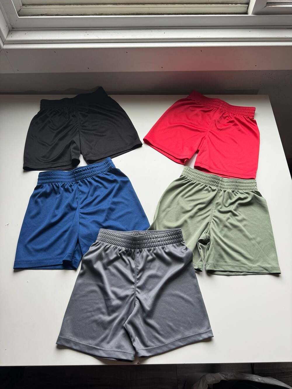 Garanimals Poly Interlock Shorts Size 2T Multicolored